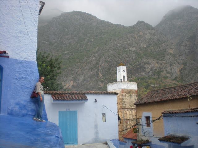 Vista de las montañas del Rif desde una de las calles azules de Chauen