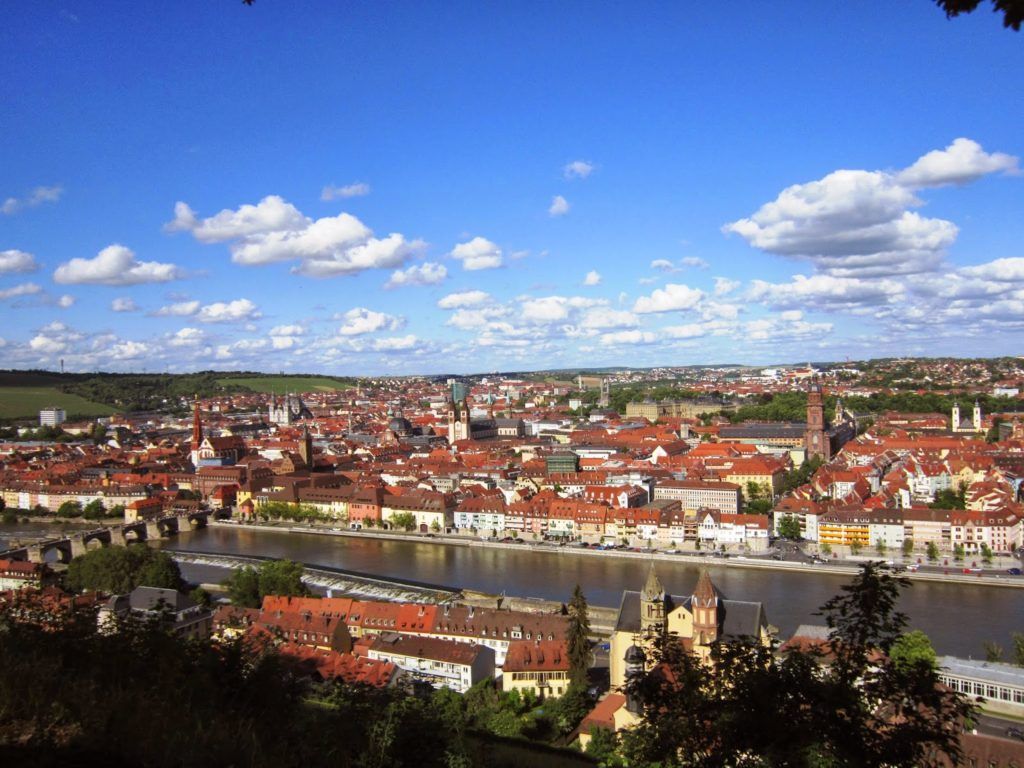 Vistas de Würzburg desde el castillo de Marienberg 