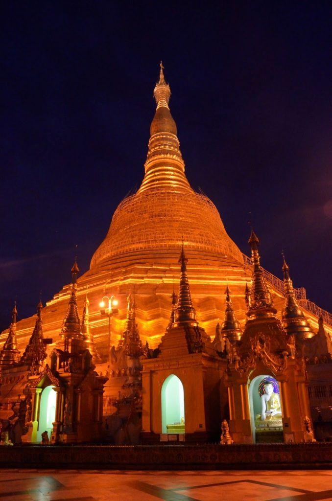 Shwedagon Paya de noche
