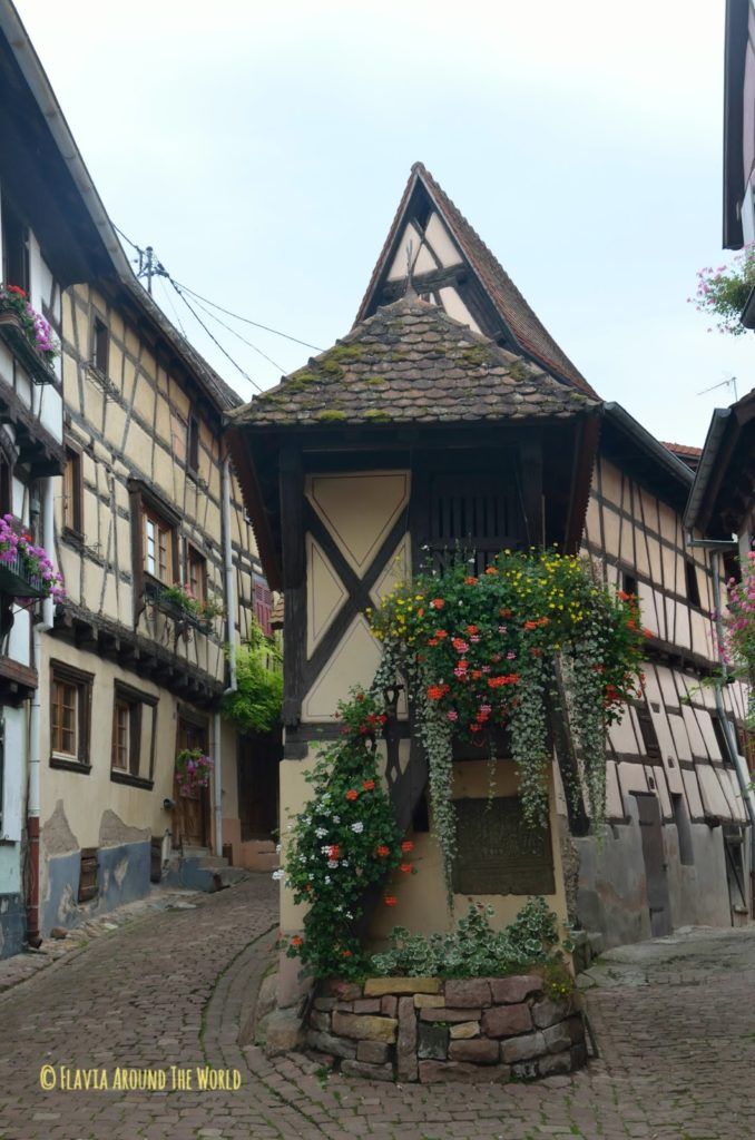 Calle y casa típicas de Eguisheim