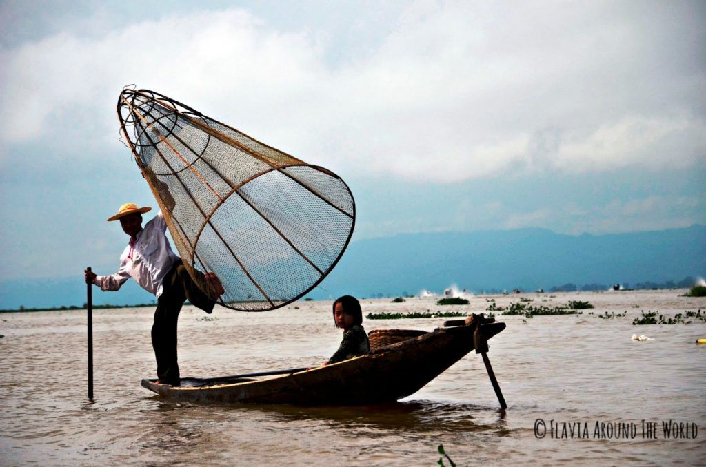 Pescadores típicos del lago Inle