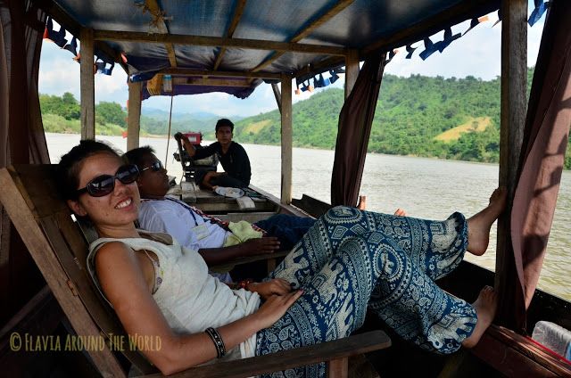 En la barca de regreso a Mrauk U