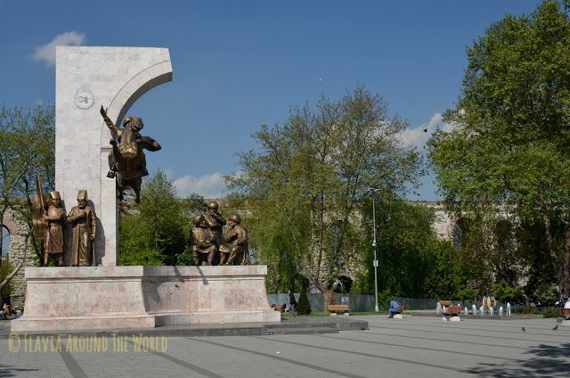 Plaza al lado del acueducto, Estambul