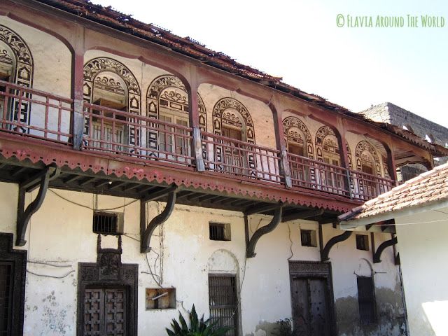 Balconada de madera en Mombasa