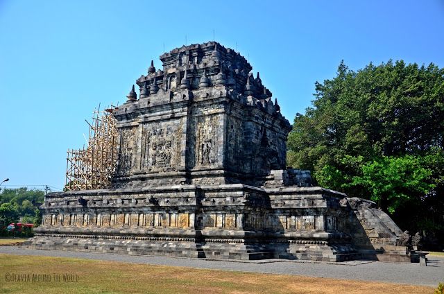 Exterior del templo de Mendut