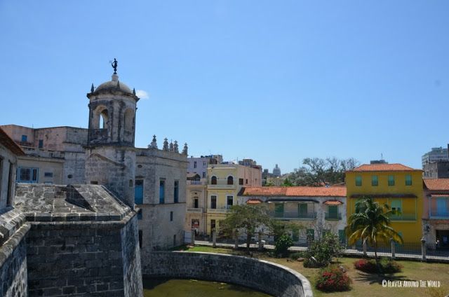 vista desde el castillo de la real fuerza en la plaza de armas de la habana cuba